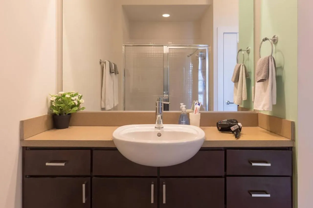 Trifecta 10 Min Walk To Epicentre Superhost Apartment Charlotte United States